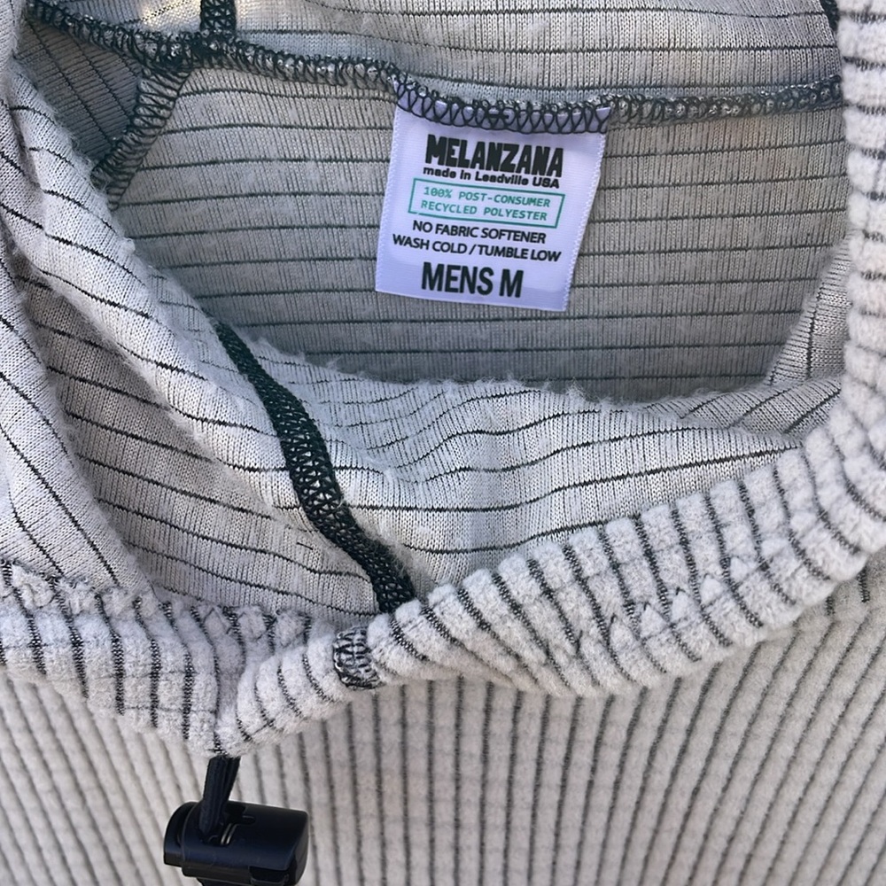 Melanzana Men’s M microgrid hoodie V2 Fog - Picture 3 of 3